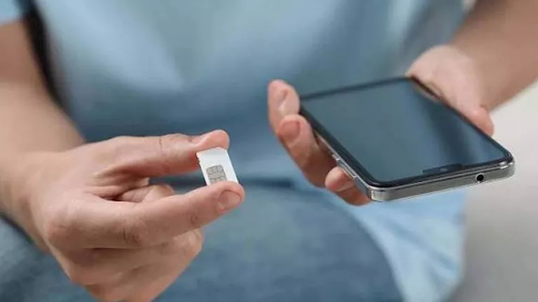 تسجيل خطوط المحمول دون علم أصحابها.. كيف يحدث؟ خبيران يوضحان